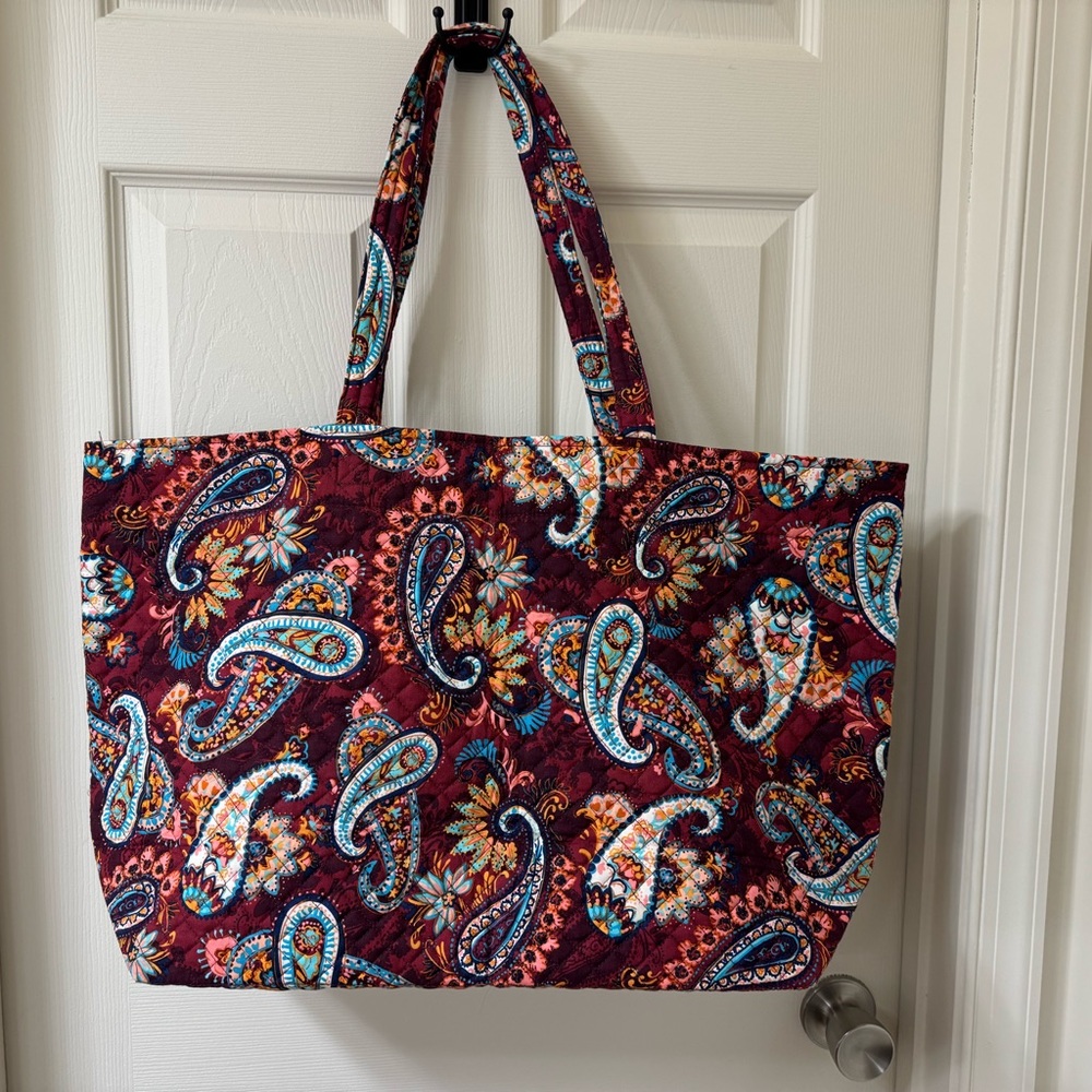 Vera Bradley Grand Tote with bonus pouch